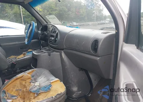 2000 Ford E-250 from USA, damaged, VIN 1FTNS2426YHA19267